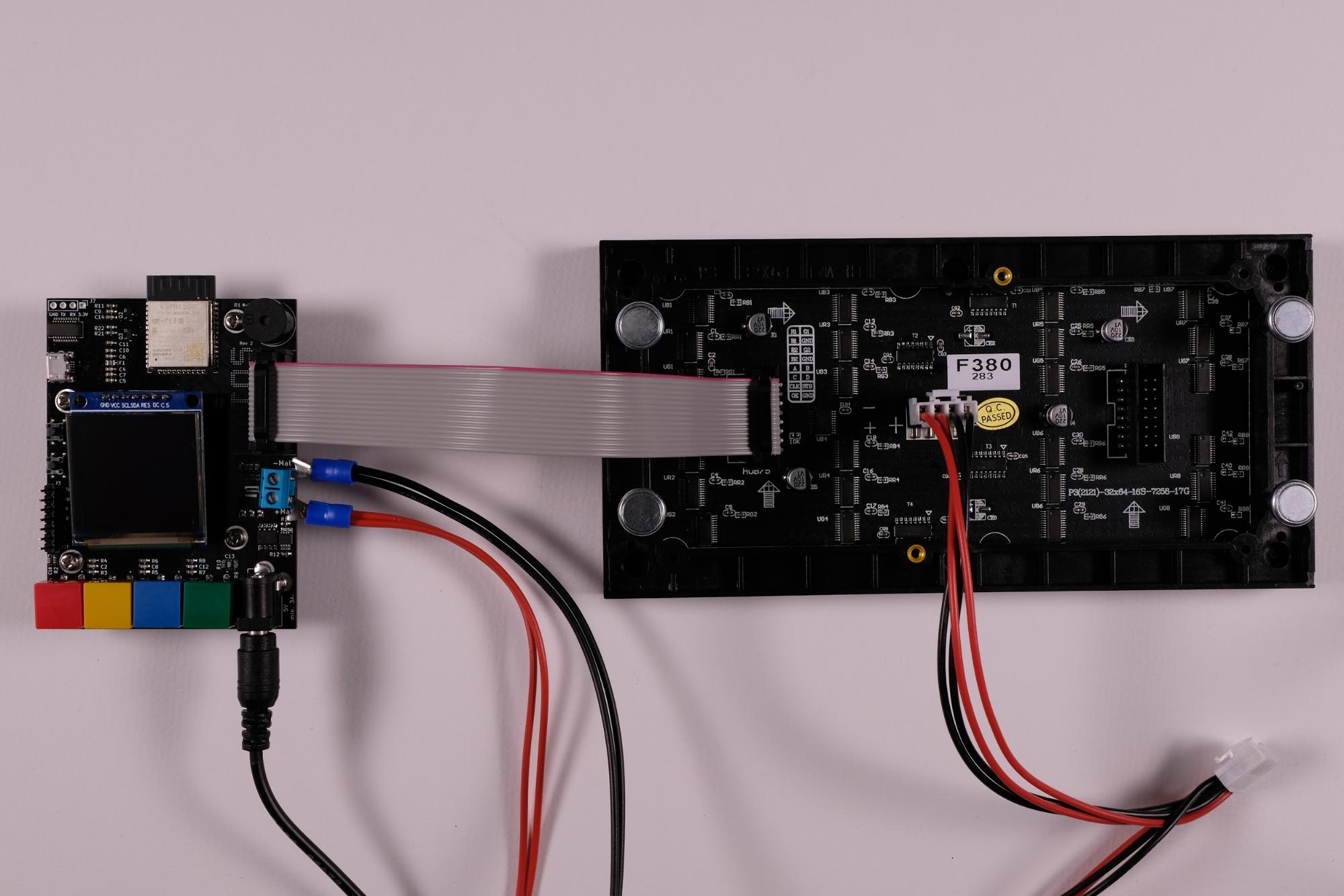 Power+Data cable connection between LED matrix and PCB